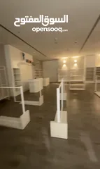  2 معرض ومحل جاهز فرصة استثماريه ومشروع جاهز