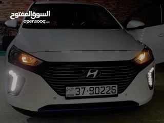 12 Hyundai loniq Hybrid 2016