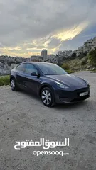  1 Tesla Model Y 2023