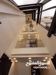  9 شقه للبيع في كوريدور عبدون المنطقه المطله الطابق الأول 125 متر