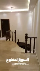  2 شقه مع روف مميزه للبيع