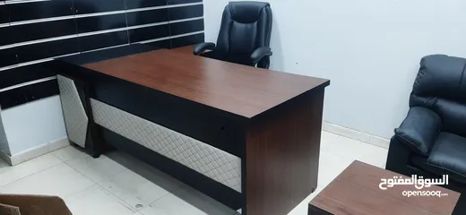  25 ‏مكتب مدير متميز   مكتب + الجانبية مع طاولة أمامية مقياس مترين