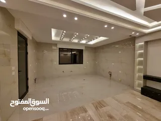  9 بالاقساط في حجارة النوابلسيه 220متر بتشطيب فندقي