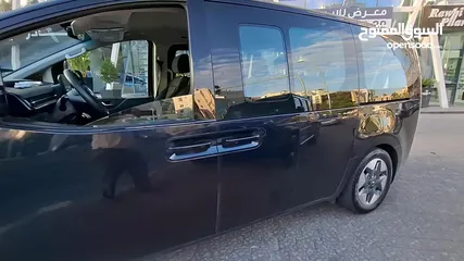  13 تأجير باصات سياحية عدة موديلات لحد عندك