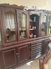  3 طقم سفرة  10 كراسي + طقم جلوس 7 مقاعد بحالة جيدة جدا + سجاد + طاولات جانبية