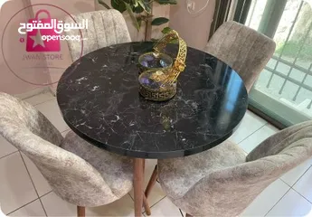  9 دللي منزلك بطاولة سفرة دائرية أنيقة   مثالية للمساحات مع 4 كراسي  بتصميمها التركي الأصيل