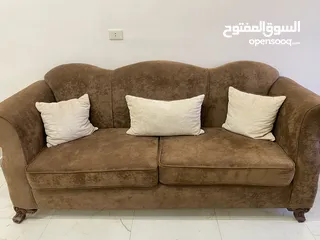  3 كنب صالون بحالة جيدة 7 مقاعد