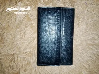  1 محفظة وحافظة نقود للسيدات جلد إيطالي اصلي طبيعي 100 ٪ مستعملة بحالة ممتازة