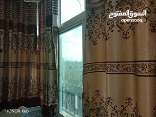  7 شقه موقع مميز وتجاري  للبيع في الهاشمي الشمالي
