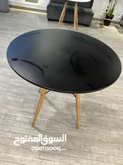  7 طاولات وكراسي للبيع