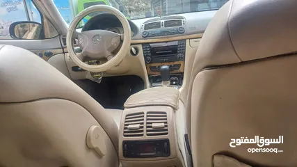  4 مرسيدس ‏E200 2005 أفنجارد  فل الفًل فحص ثلاثة جيد ضربة وسط الشاصي يعني تعتبر أربعة جيد