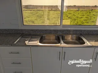  15 aluminium kitchen cabinet new make and sale  خزانة مطبخ ألمنيوم جديدة الصنع والبيع