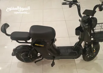  1 سكوتر كهربائي للبيع شبه الجديد