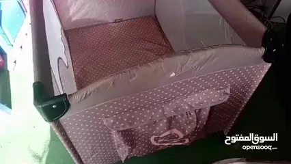  5 سرير اطفال امريكي قابل للفتح والتسكير. .