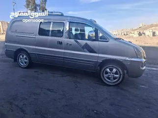  2 هيونداي ستاركس 2006 للبيع