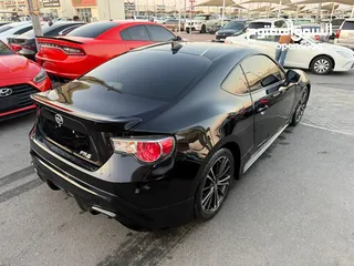  16 تويوتا Scion FR-S 2016