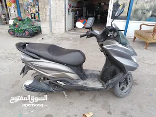  8 سكوتر سوزوكي بيرجمن