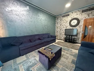  2 باطلالة شارع الشيخ خليفة - شقة مميزة جدا غرفة وصالة قريب من مدرسة الحكمة للايجار الشهري