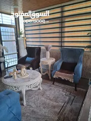  6 طقم كنبايات مميز مع طاولات فاخرة باللون البيج