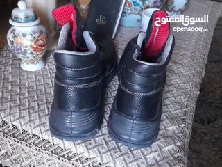  3 حذاء سيفتي عماني جديد بسعر قابل للتفاوض