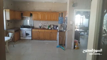  3 شقه طابقيه للبيع الزرقاء جبل طارق