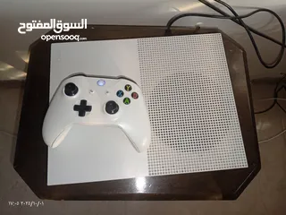  4 Xbox one s اكس بوكس جديد نظيف مستعمل اخو الجديد مع اي تحكم اصليه وحماله هاتف هديه مجانا بسعر حريقه