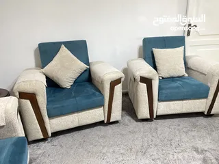  2 طقم كنب معيشه 9 مقاعد بحالة جيدة جداً للبيع مستعمل استعمال خفيف