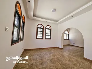  9 Three villas in Ruwi  ثلال فلل في روي للبيع مساحة الاوض 1000 منتر مربع