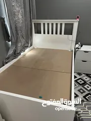  1 Bed and side table