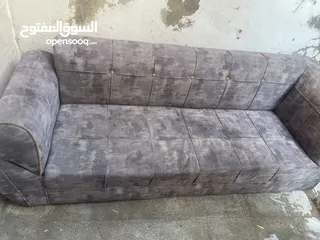  3 تخوت عدد 2 لون اسود بحالة ممتازة + كنبه طويله ثلاثيه بسعر مغري