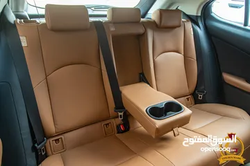  20 Lexus UX300e 2022