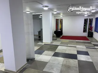  5 3 محلات ديكورات كاملة  مساحة 400 متر علي شارع وادي صقرة