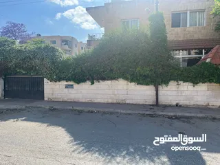  7 بيت مستقل للايجار بمساحة 300 متر ينفع ل(حضانات، دائرة حكومية)
