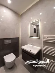  26 شقة أرضيه للبيع في اجمل مناطق حي المنصور مع ترسين و مدخل خاص