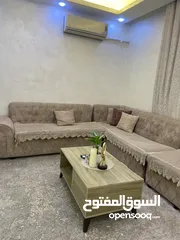  3 طقم كورنر بحالة جيدة جدا