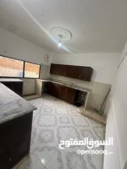  12 شقة للبيع طابق أرضي 135م مع ترس وكراج سيارة خاص الزرقاء الجديدة قرب جمعية عثمان