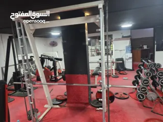  30 نادي جيم كامل للبيع