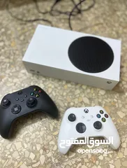  1 Xbox Series S + يدتين + 5 ألعاب – بحالة ممتازة