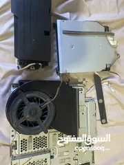  1 بلايستيشن ثري كاملة شغالة للبيع قطع لانو الكڤر مكسور للبيع مع ثمن سيديات ثري او للبدل على وحدة معدلة