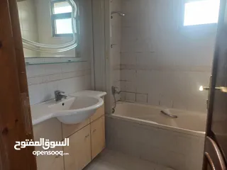  2 شقه فارغه للبيع عبدون  روف 304م