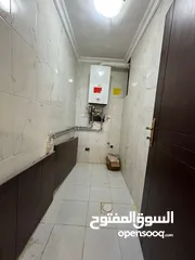  15 شقه فارغه فاخره للايجار -  خلدا 190 متر