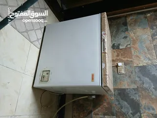  2 مجمدة عدد2 نظيفات حيل وحدة صغيرة والثانيه كبيرة جدا نظيفات نظيفه جدا وتبريدها  عالي الجودة