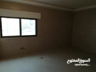  3 شقة  بجانب رئاسة الوزراء مباشره الدوار الرابع للبيع