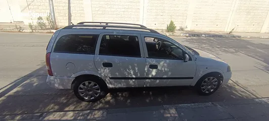  4 أوبل أسترا إستيشن