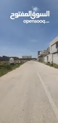  4 أرض سكنية طرابلس في منطقة السراج طريق المواشي في خلة الفاندي  بعد جامع الصحابة ومدرسة المعرفة