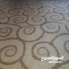  2 سجادة وموكيت لون بني وبيج بحالة نظيف جدا