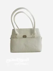  1 محفظة بيضاء