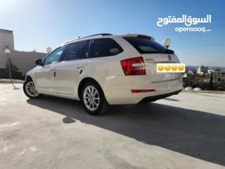  3 سكودا اوكتافيا  محرك 1600 cc تيربو محرك بوش  السيارة دهان شركة  فش فيها ولا ضربة  إمكانية البدل على