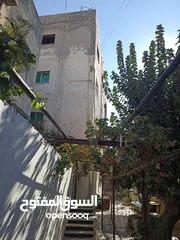  2 عماره مميزه في حي مميز بسعر جيد مناسبه لعائله مدخل مستقل قوشان مفروز اربع طوابق كل طابق مسطح 155 متر