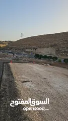  4 ارض 700 متر جوار شفا بدران ام العروق جميلة جدا من المالك مباشرة